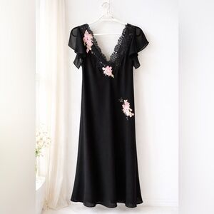 Vintage Oscar de la Renta Pink Label Lace V-Neck Floral Embellished Nightgown